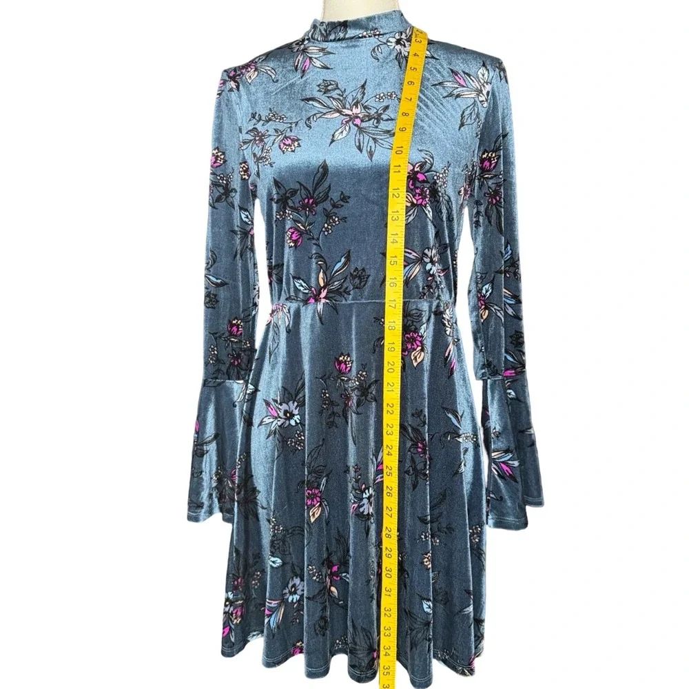 Blue Velvet Floral Dress Bell Sleeve Mock Neck Fit Flare Womens Medium - Picture 5 of 9